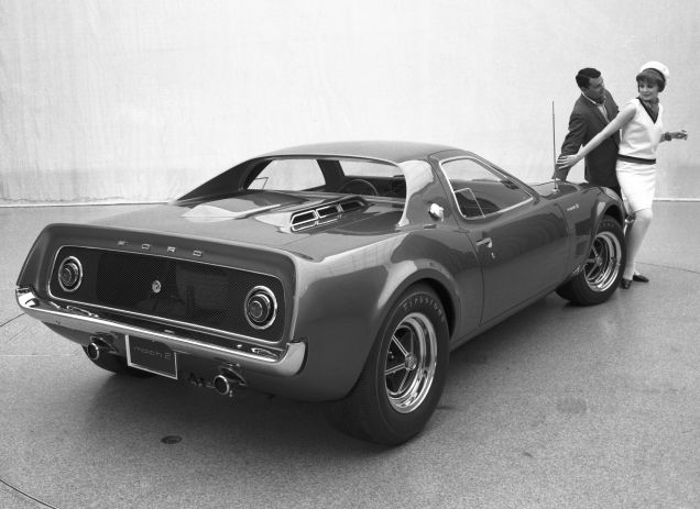 Ford Mustang Mach 2 concept right rear three quarters