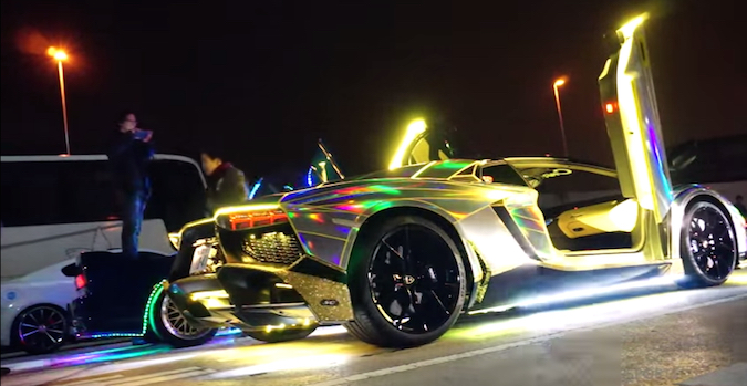 Lamborghini Aventador With Neon Lights Revs In Japan: Video